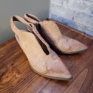 Antelope, Slingback Heel, Size 40, (81/2-9), Beige